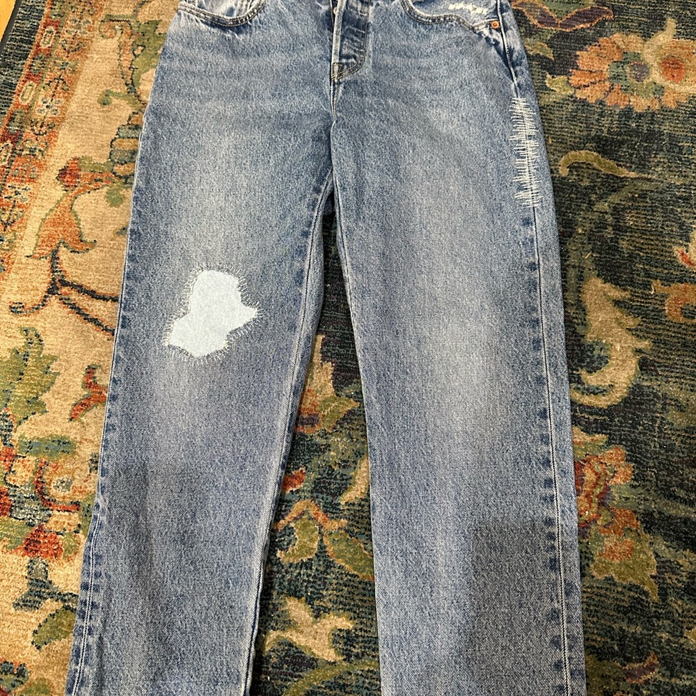 New never worn Levi's 501 Ankle Leg Jeans - Light Blue